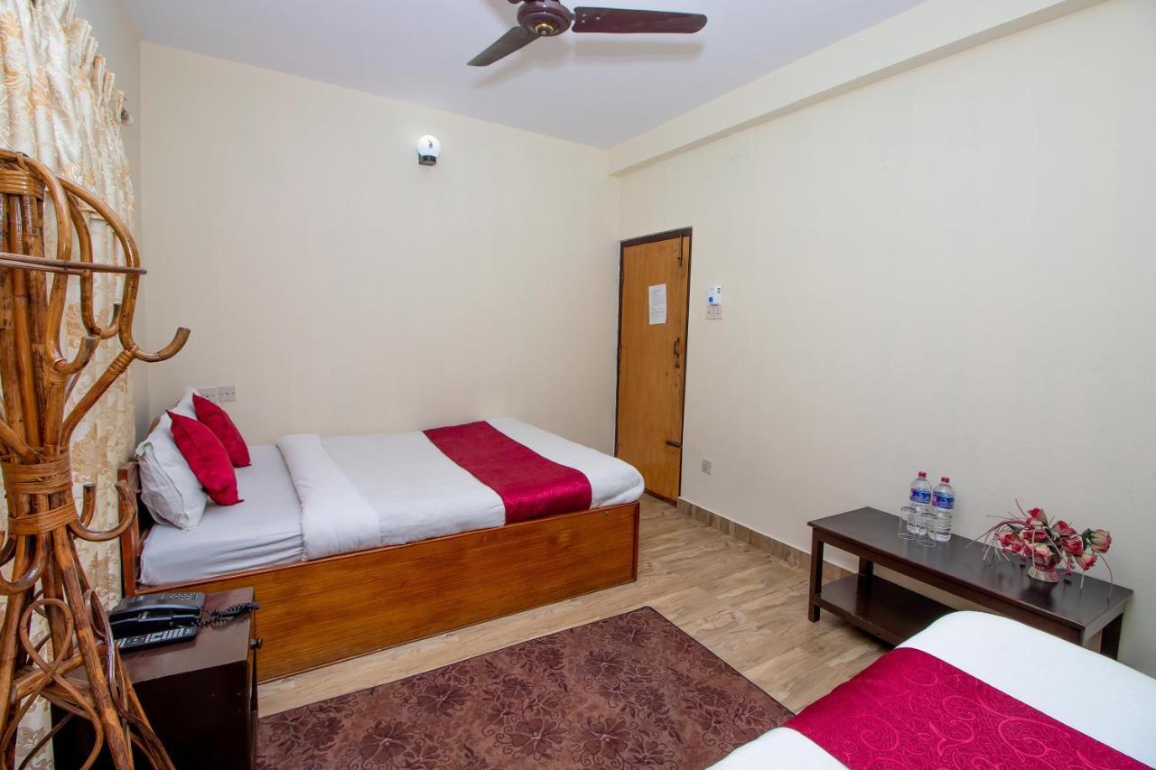 Hotel Royal Image Pokhara Dış mekan fotoğraf